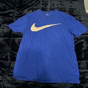 Blue Nike tshirt large